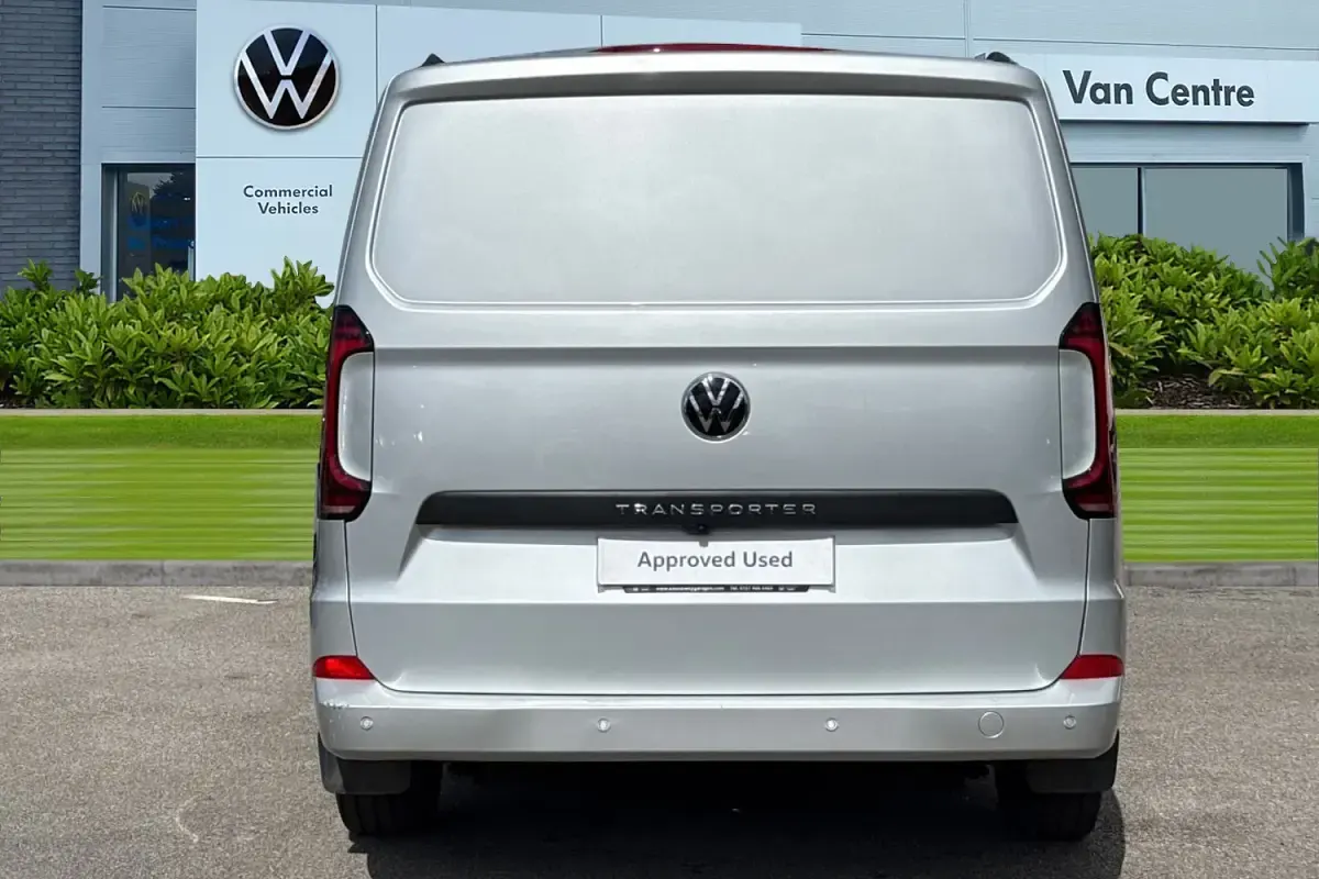 Second-hand VW Transporter Pro 110 CP (80 kW) 2025 Gri Van