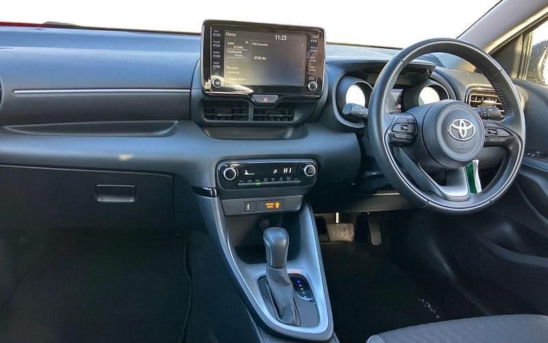 Used Toyota Yaris Hybrid Design 116 HP (85 kW) 2025 Hatchback