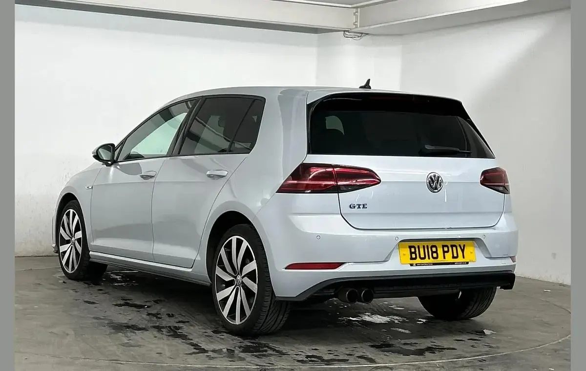Used VW Golf VII Advance 204 HP (150 kW) 2018 Silver Hatchback