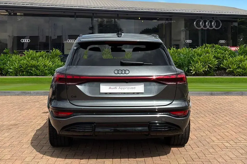 Used Audi Q6 e-tron Performance 239 kW (326 HP) 2026 Grey SUV