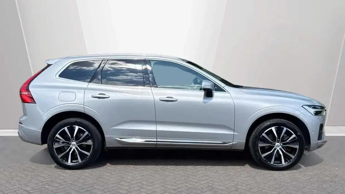 Used Volvo XC60 Ultra 247 HP (181 kW) 2025 Silver SUV