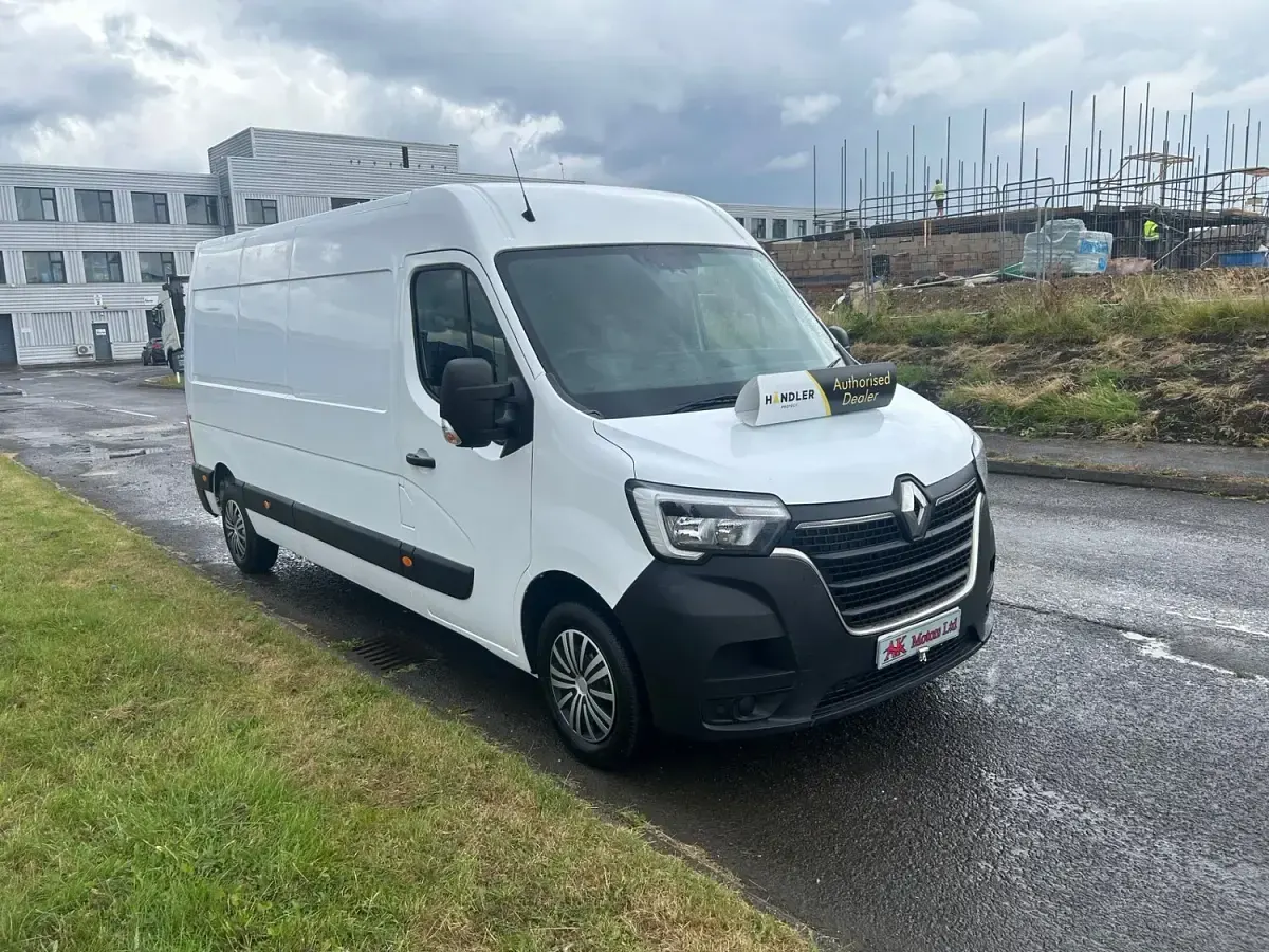 Used Renault Master Business 135 HP (99 kW) 2022 White MPV
