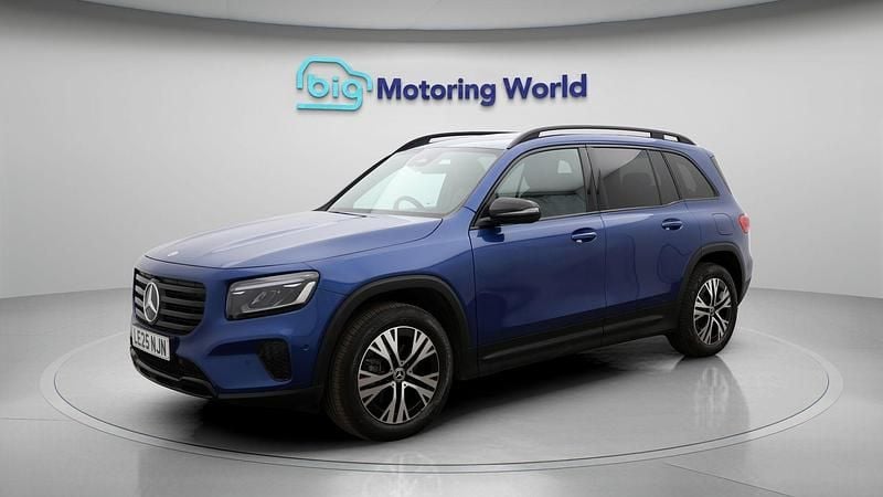 Używany Mercedes GLB200 Executive 163 KM (119 kW) 2025 Niebieski SUV