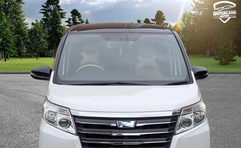 Used Toyota Noah 2014 White