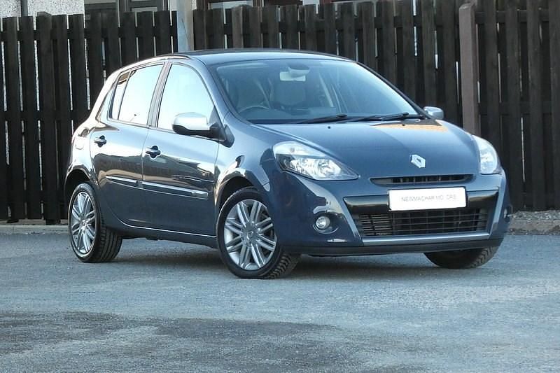 Blue Used 2012 Renault Clio IV Dynamique Hatchback | £2,995 (Fair price) - Image 1/4
