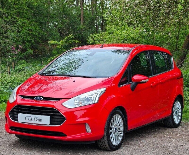 Red Used 2013 Ford B-MAX Titanium MPV | £2,290 (Good price) - Image 1/4