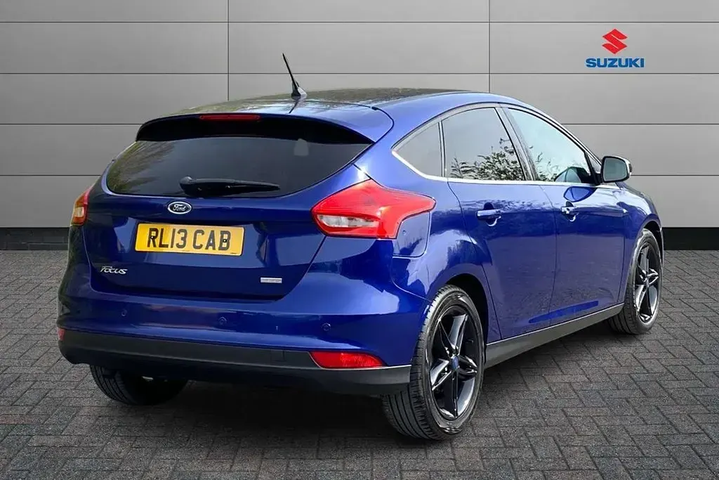 Used Ford Focus Zetec 99 HP (72 kW) 2018 Blue Hatchback