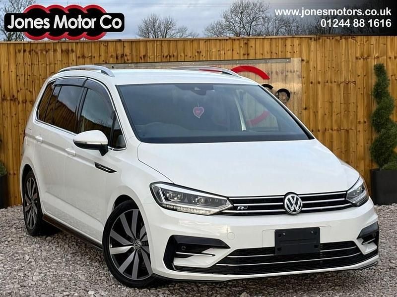 White Used 2016 VW Touran R-line MPV | £13,995 (Expensive) - Image 1/4