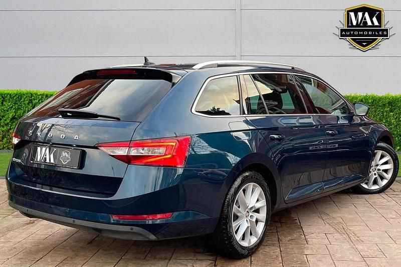 Used Skoda Superb SE Technology 150 HP (110 kW) 2021 Blue Estate