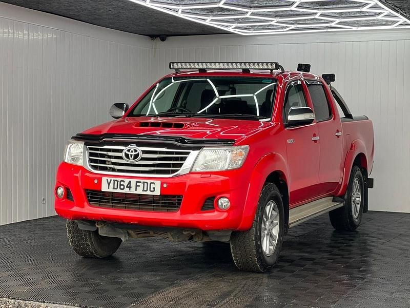 Used Toyota HiLux 2014 Red Pickup