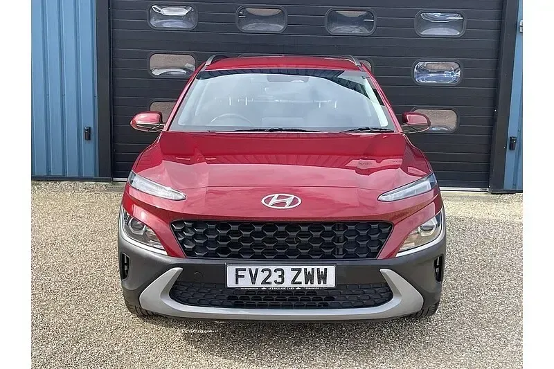 Used Hyundai Kona SE 120 HP (88 kW) 2023 Red SUV