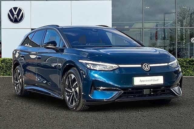 Blue Used 2025 VW ID.7 Pro Sedan | £39,930 (Fair price) - Image 1/4
