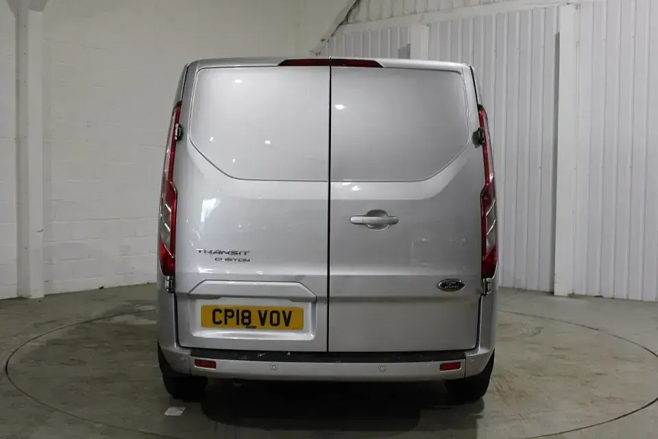 Used Ford Transit Custom Limited 130 HP (95 kW) 2018 Silver Van