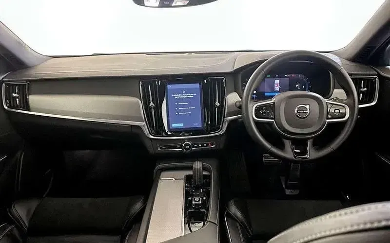 Used Volvo V90 R-Design 197 HP (144 kW) 2021 Blue Estate