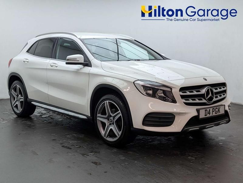 Used Mercedes GLA200 AMG line 136 HP (100 kW) 2018 White SUV