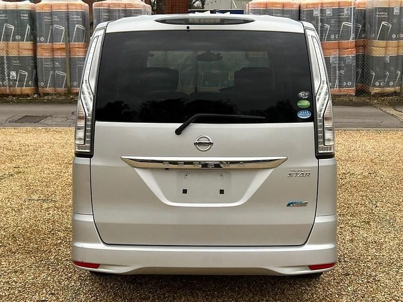Used Nissan Serena 2013 Brilliant silver MPV