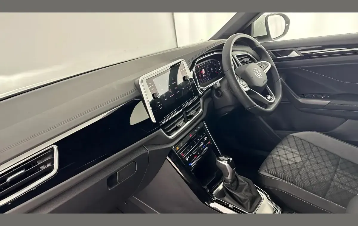 Gebraucht VW T-Roc Cabriolet R-line 147 PS (108 kW) 2025 Weiß SUV