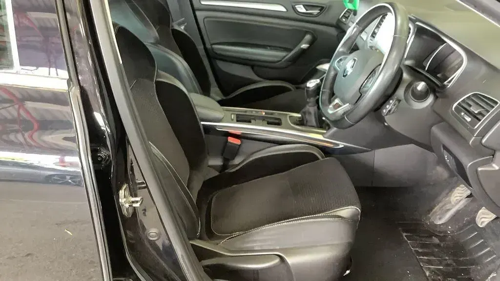 Używany Renault Mégane Dynamique 110 KM (80 kW) 2017 Czarny Hatchback