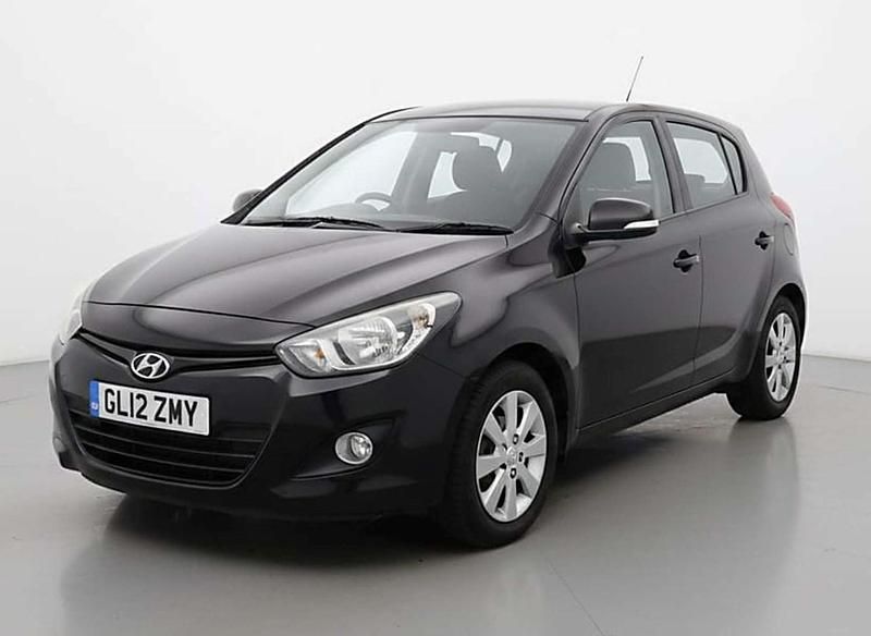 Used Hyundai i20 Style 100 HP (73 kW) 2012 Black Hatchback