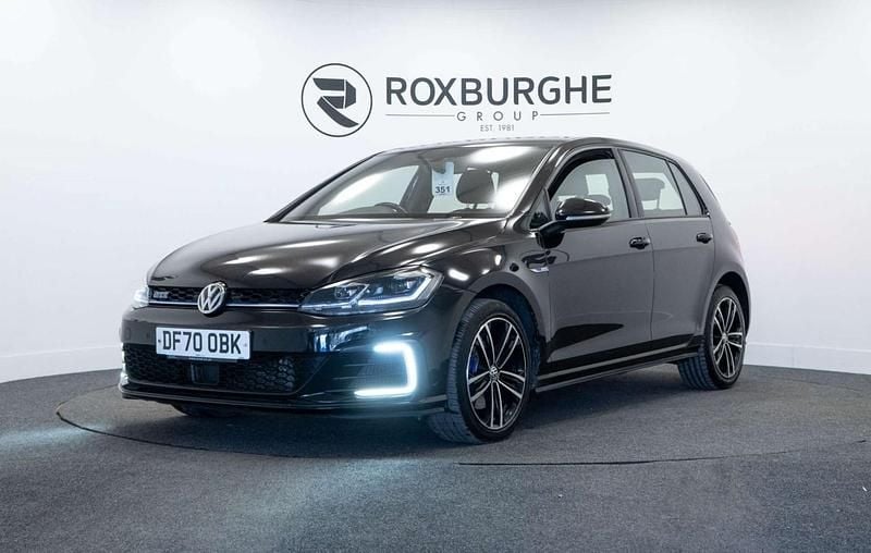 Begagnad VW Golf VII GTE 204 HK (150 kW) 2020 Svart Halvkombi