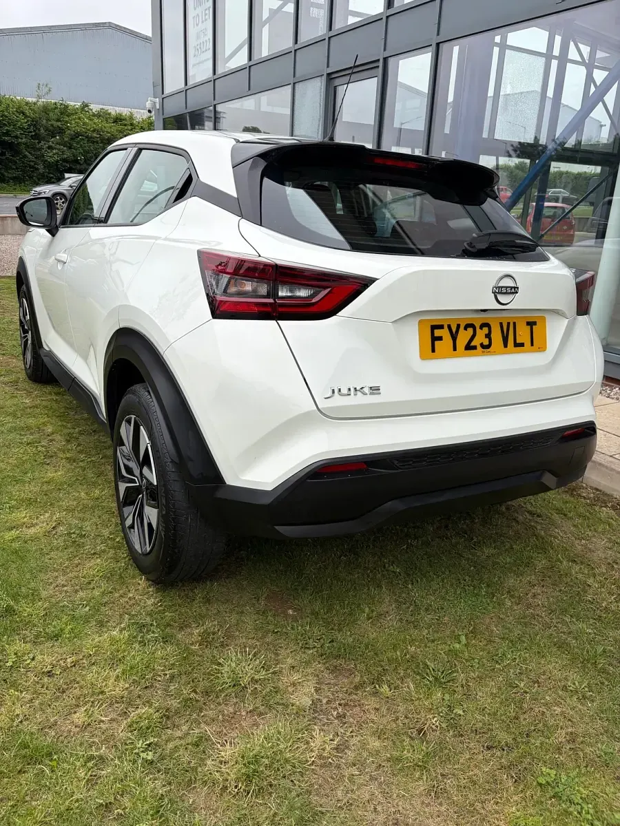 Used Nissan Juke Acenta 2023 White SUV