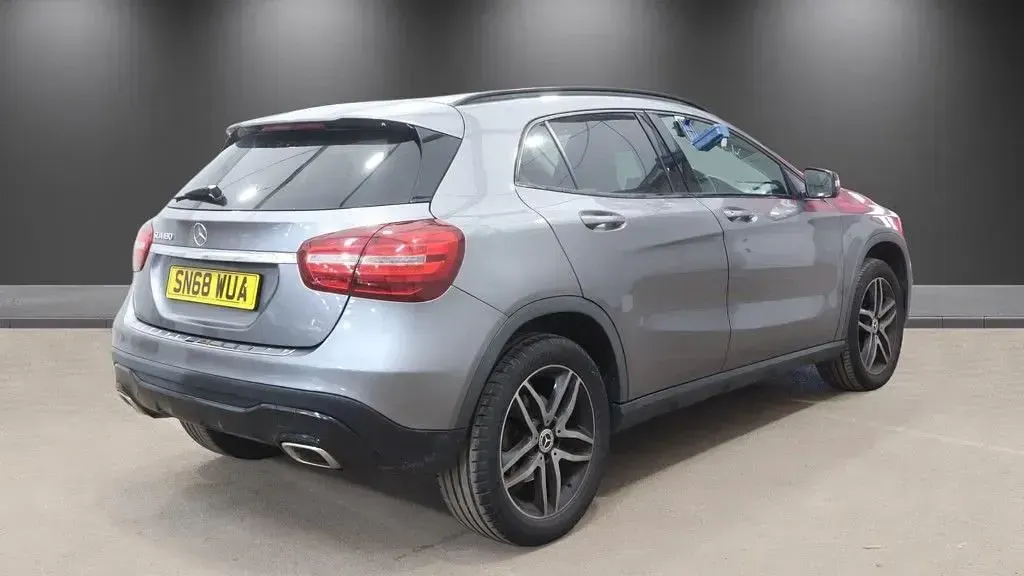 Used Mercedes GLA180 Urban 122 HP (89 kW) 2018 Grey SUV