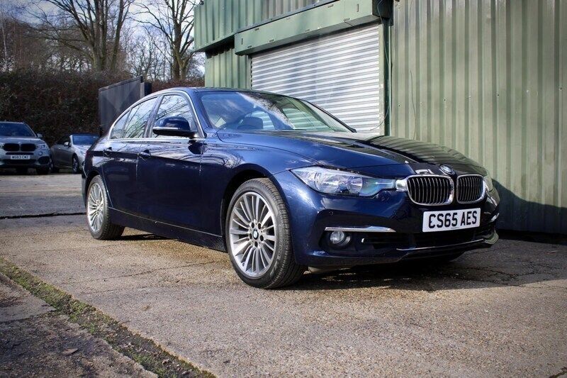 Used BMW 330 Luxury Line 252 HP (185 kW) 2015 Blue Sedan