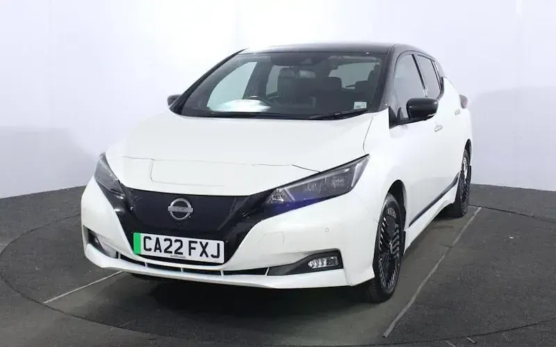 Gebraucht Nissan Leaf Tekna 160 kW (218 PS) 2022 Weiß Kleinwagen
