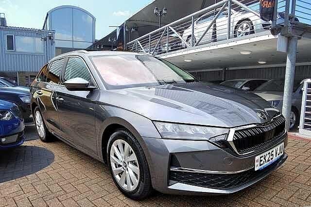 Graphite grey metallic Used 2025 Skoda Octavia SE L Estate | £26,980 (Expensive) - Image 1/4
