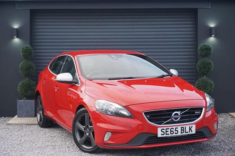 Red Used 2015 Volvo V40 R-Design Estate | £5,995 (Good price) - Image 1/4