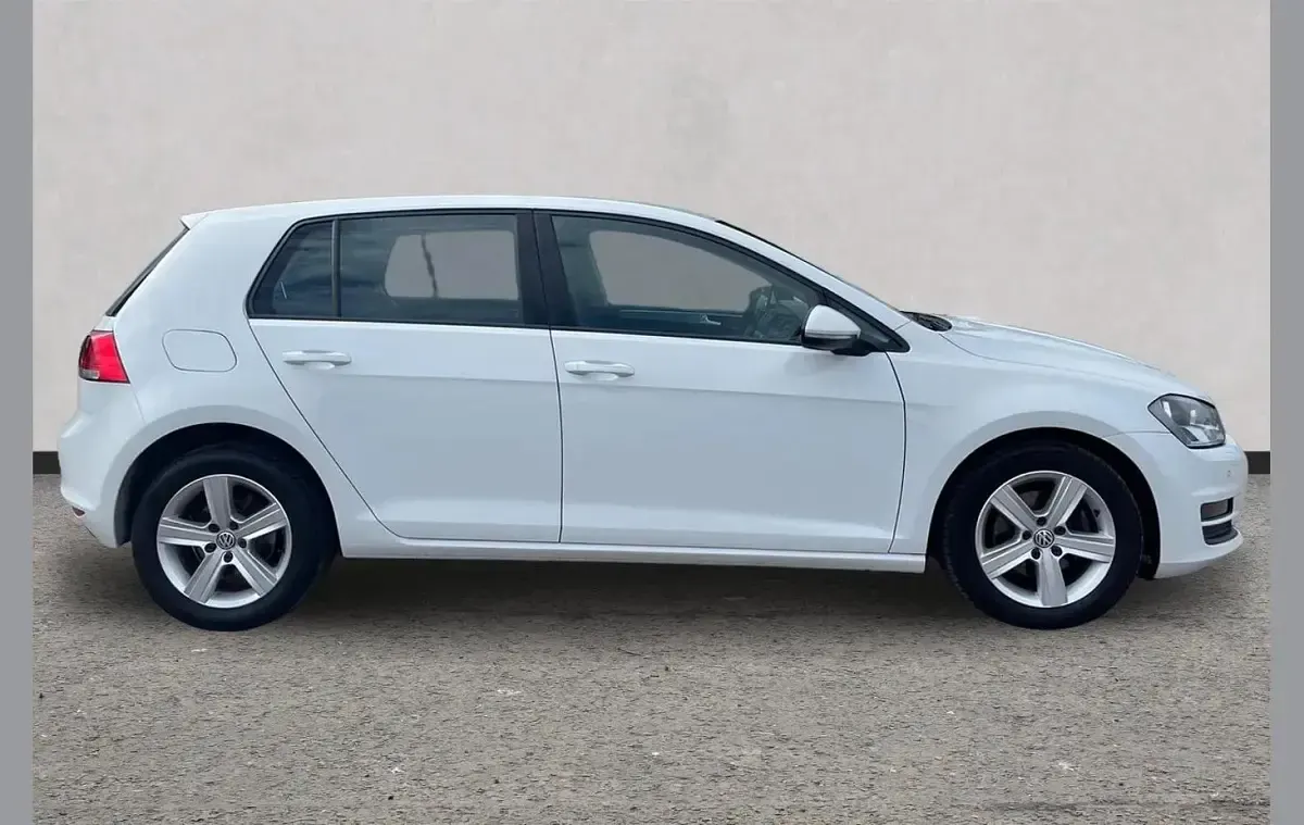 Used VW Golf VII Edition 108 HP (79 kW) 2016 White Hatchback