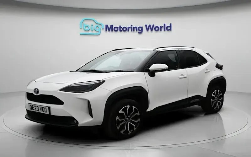 Second-hand Toyota Yaris Hybrid Design 116 CP (85 kW) 2026 Break
