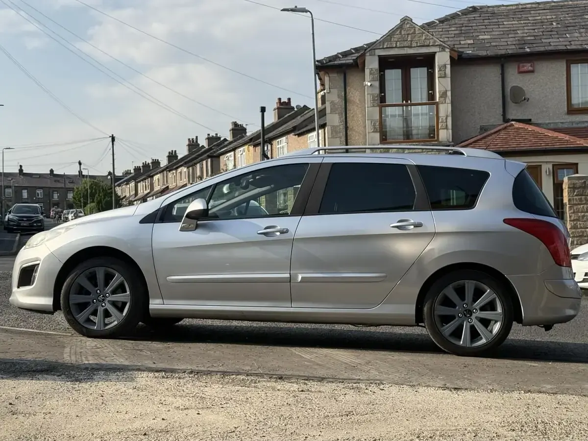 Used Peugeot 308 SW Allure 150 HP (110 kW) 2012 Silver Estate