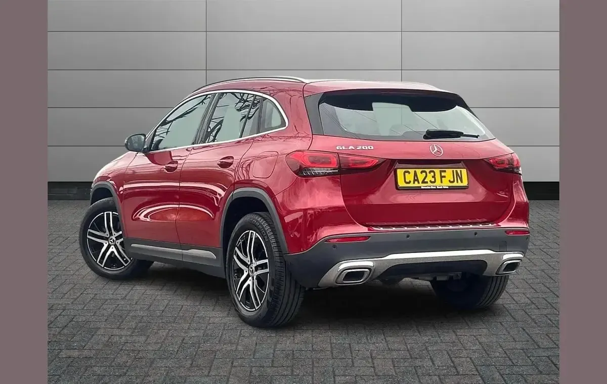 Used Mercedes GLA200 Executive 161 HP (118 kW) 2023 Red SUV