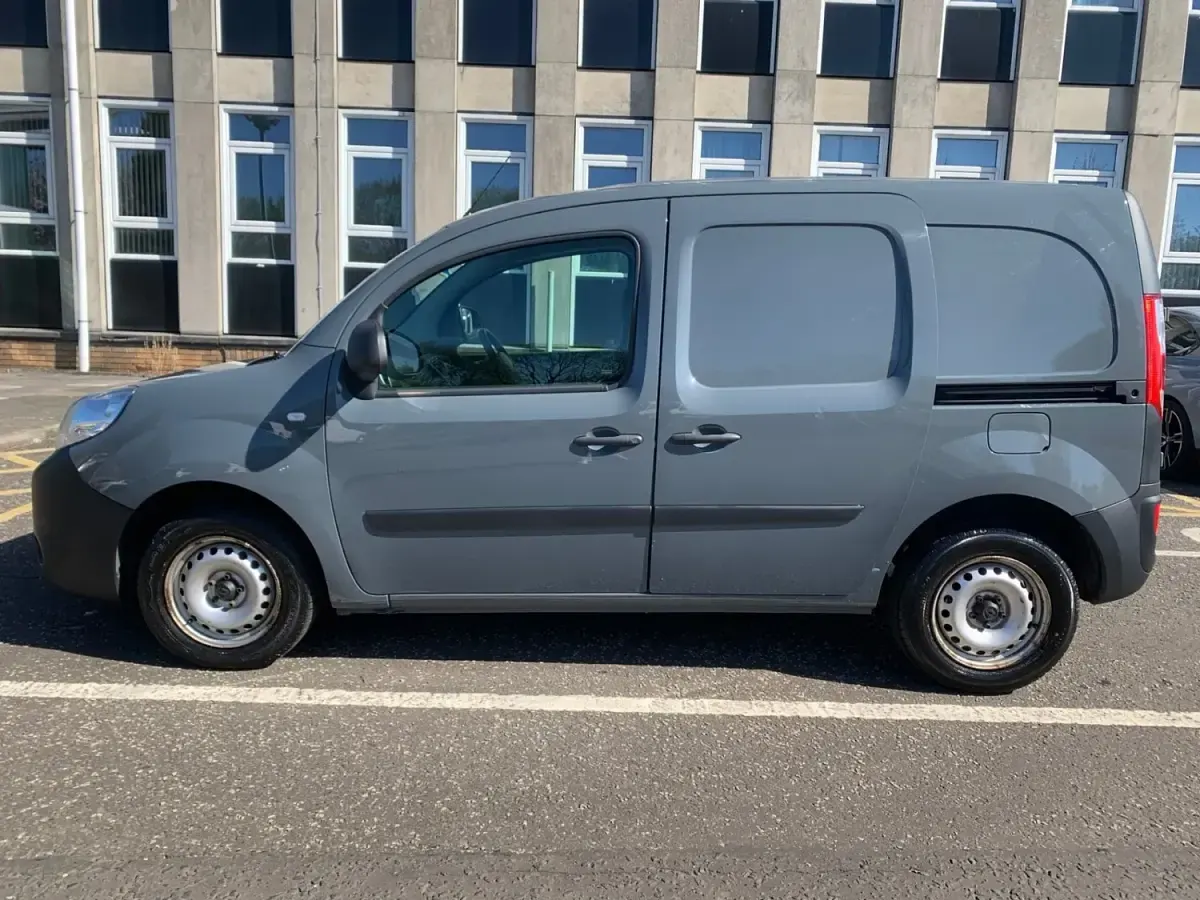 Usado Renault Kangoo Business 2020 Cinzento Monovolume