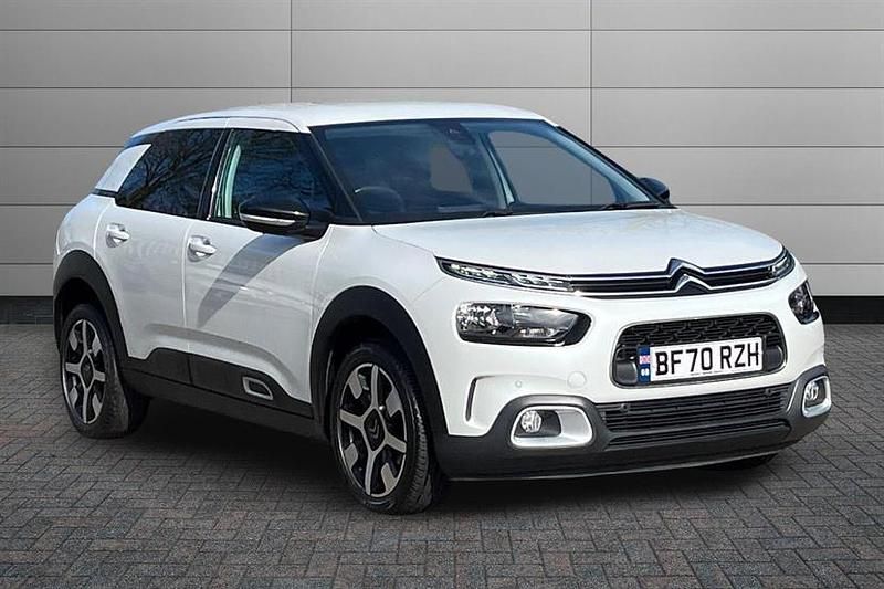 Used Citroën C4 Cactus Flair 110 HP (80 kW) 2020 Pearl white Hatchback