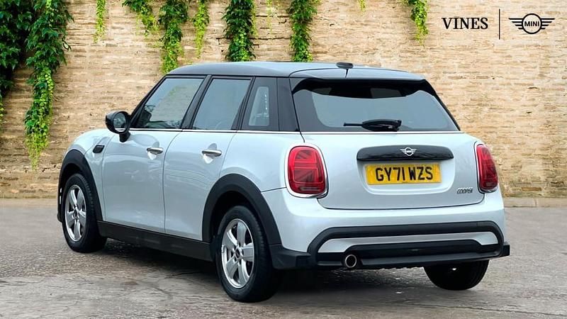 Used Mini Cooper Classic 134 HP (98 kW) 2022 Silver Hatchback