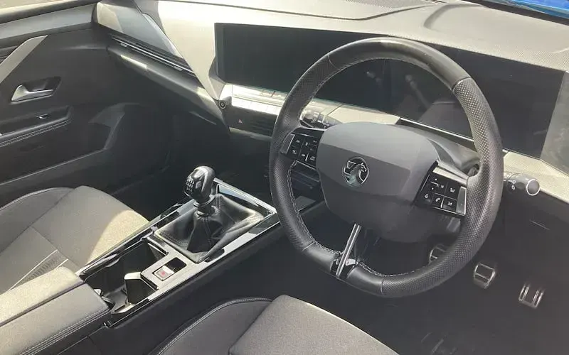 Used Vauxhall Astra 131 HP (96 kW) 2023 Blue Estate