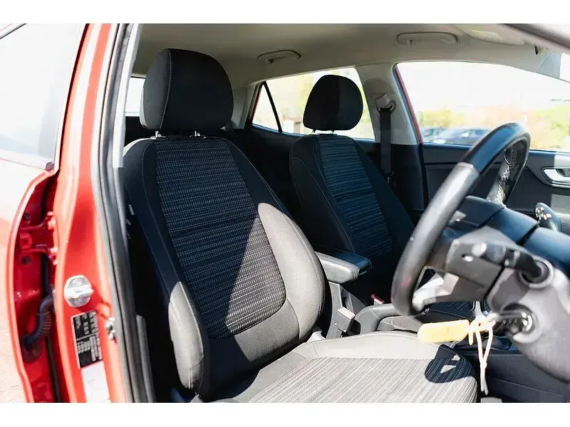 Used Kia Stonic 100 HP (73 kW) 2021 Red SUV