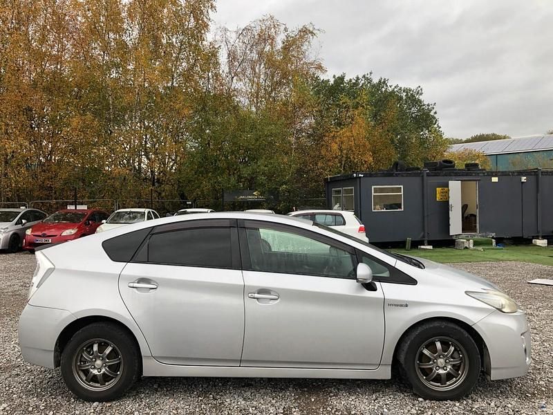 Usado Toyota Prius 2025 Prateado Citadino