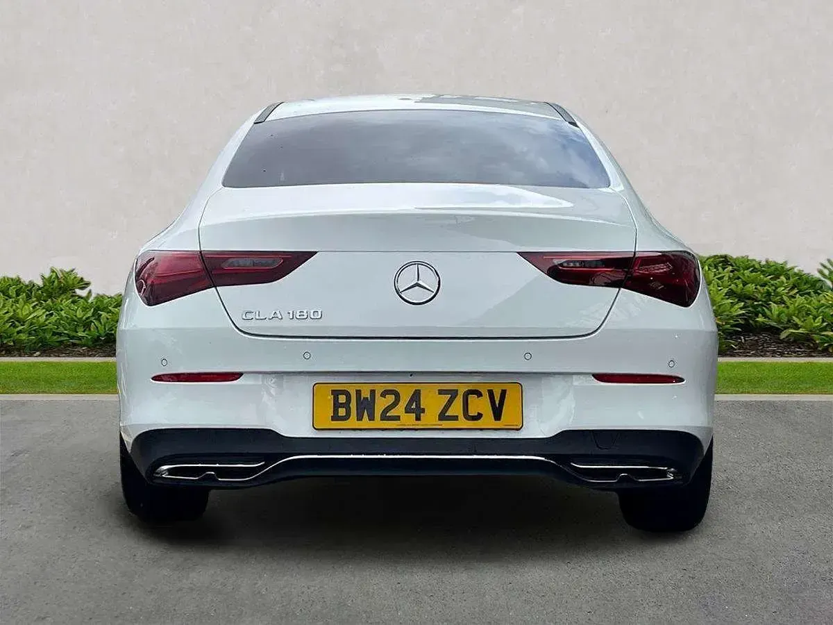 Gebraucht Mercedes CLA180 Executive 2024 Weiß Limousine
