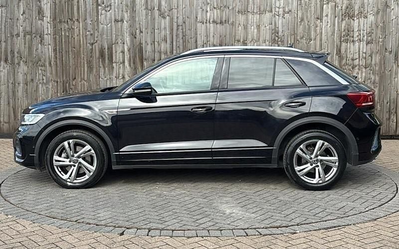 Used 2025 VW T-Roc R-line SUV | £22,099 (Good price) - Image 1/4