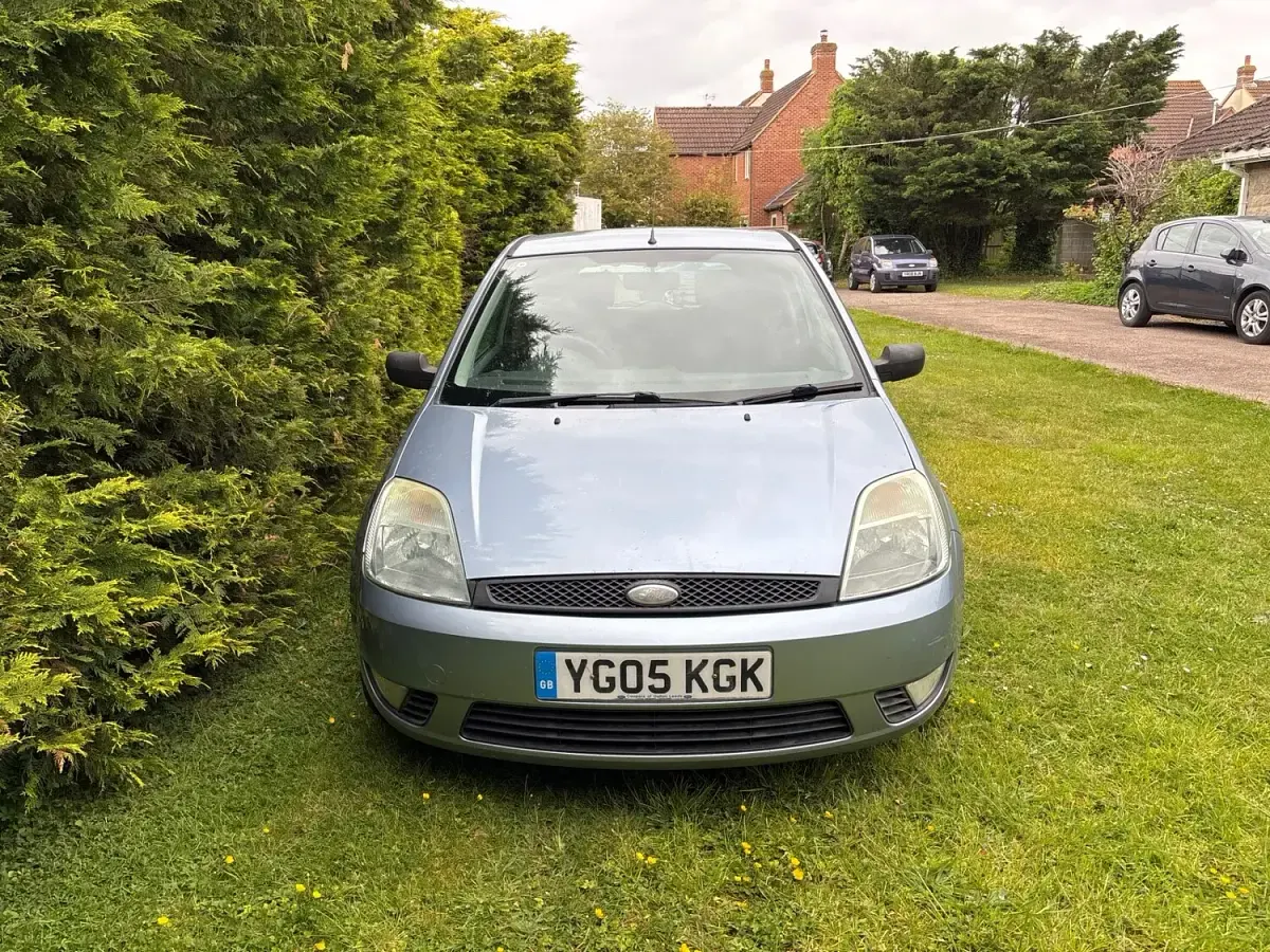 Used Ford Fiesta Zetec 79 HP (58 kW) 2005 Blue Hatchback