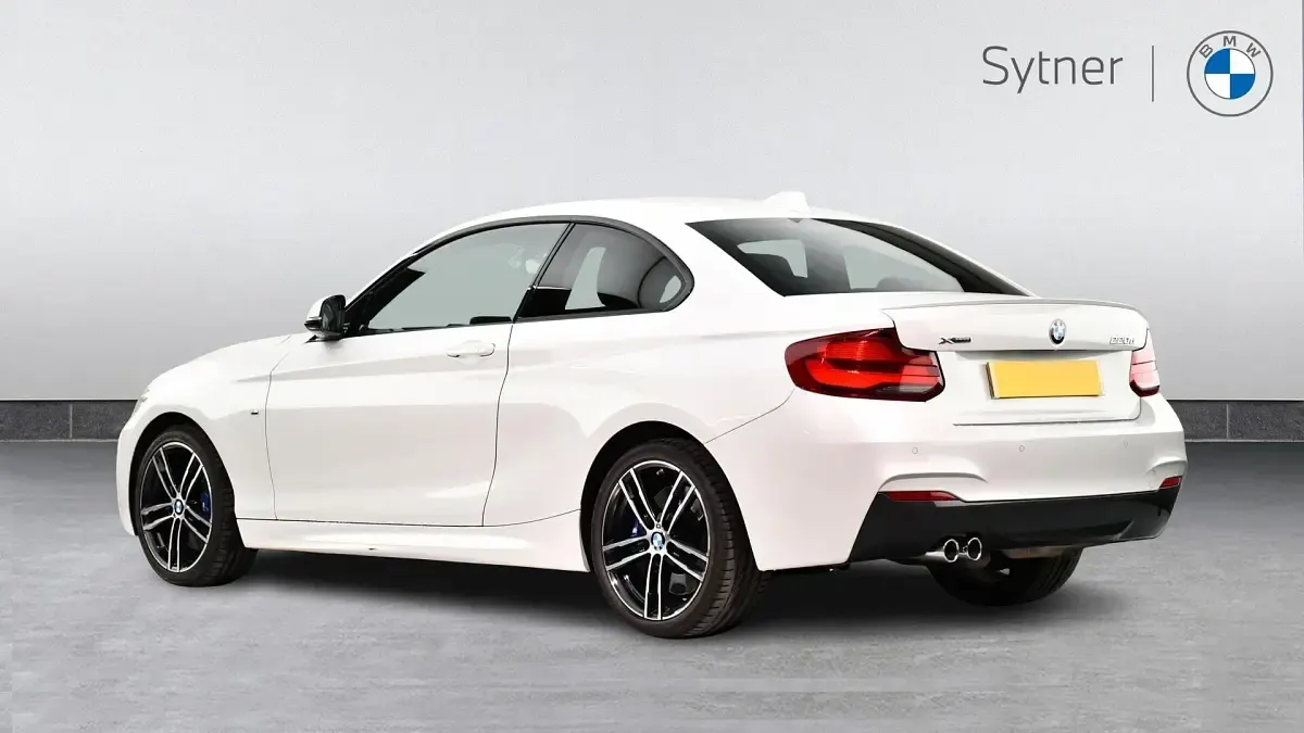 Gebraucht BMW 220 M Sport 187 PS (137 kW) 2020 Weiß Coupé