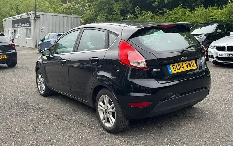 Usado Ford Fiesta Zetec 101 CV (74 kW) 2017 Utilitario