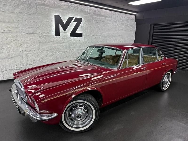 Used Daimler Double Six Serie 1 1974 Red Sedan