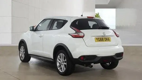 Used Nissan Juke N-Connecta 110 HP (80 kW) 2018 White SUV