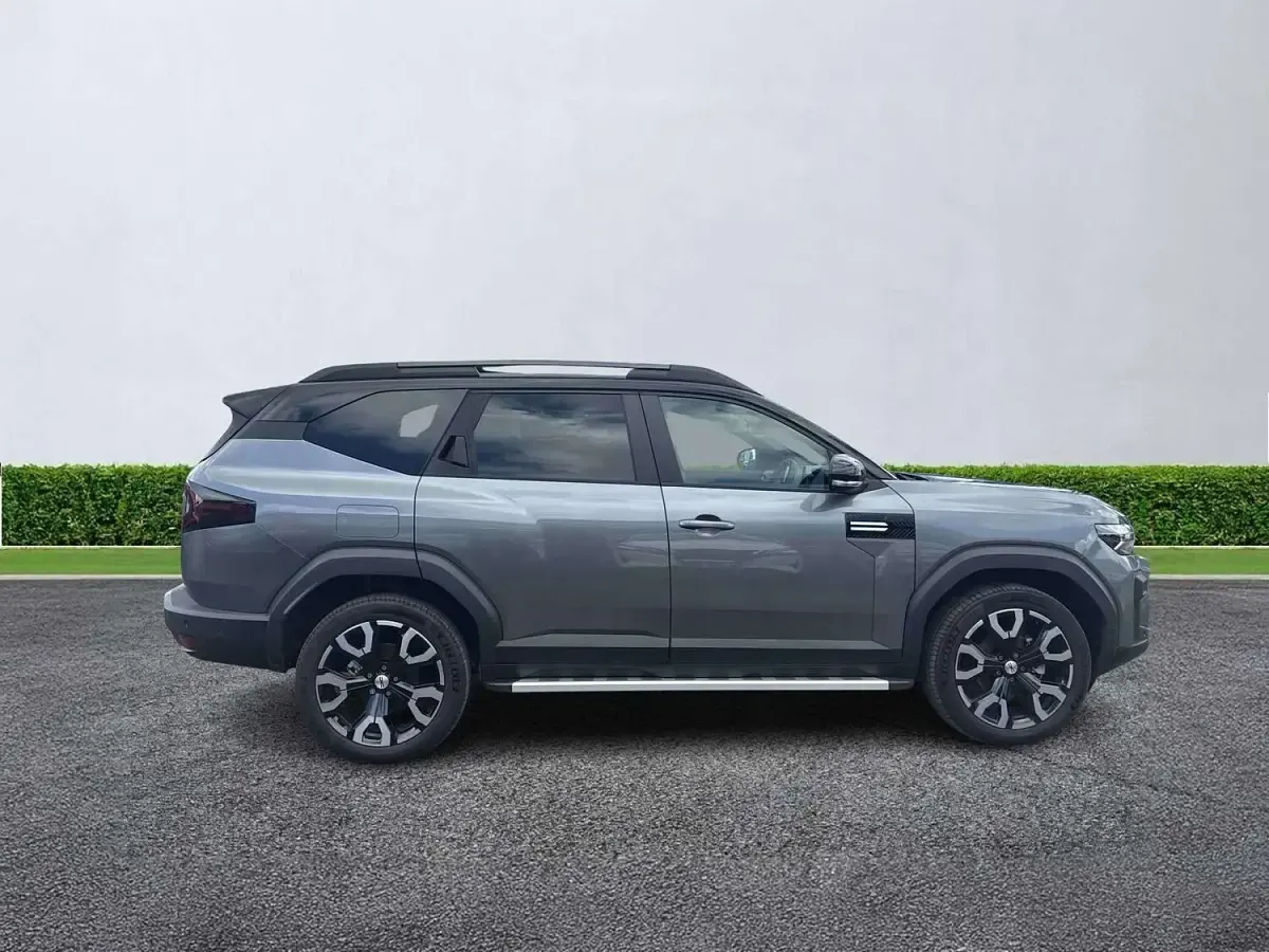 Used Dacia Bigster Journey 155 HP (114 kW) 2025 Grey SUV