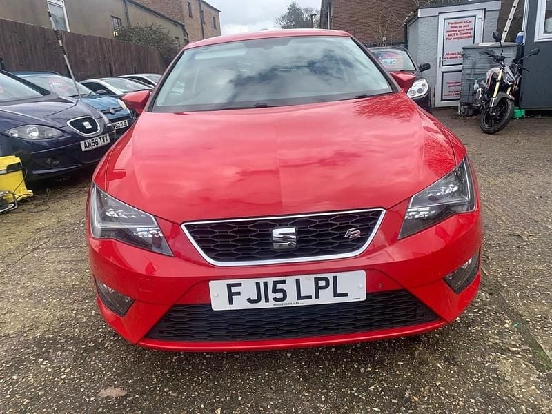 Begagnad Seat Leon FR 2015 Röd Halvkombi