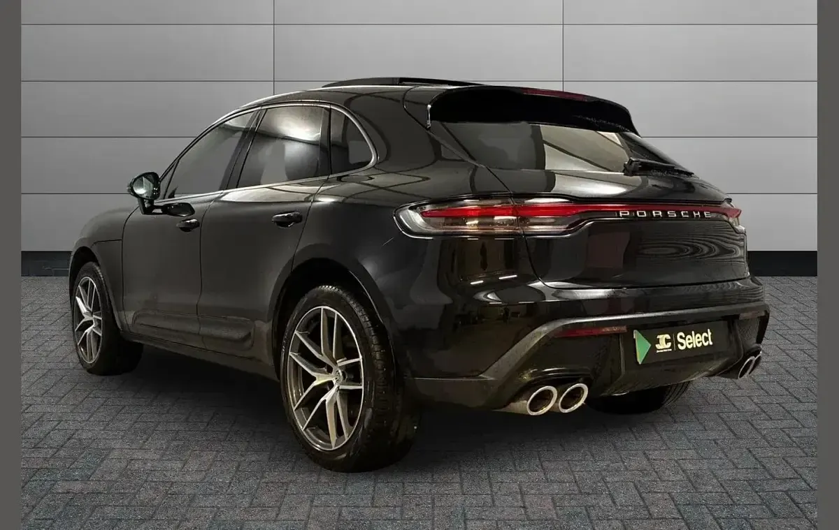 Used Porsche Macan 261 HP (191 kW) 2023 Black SUV